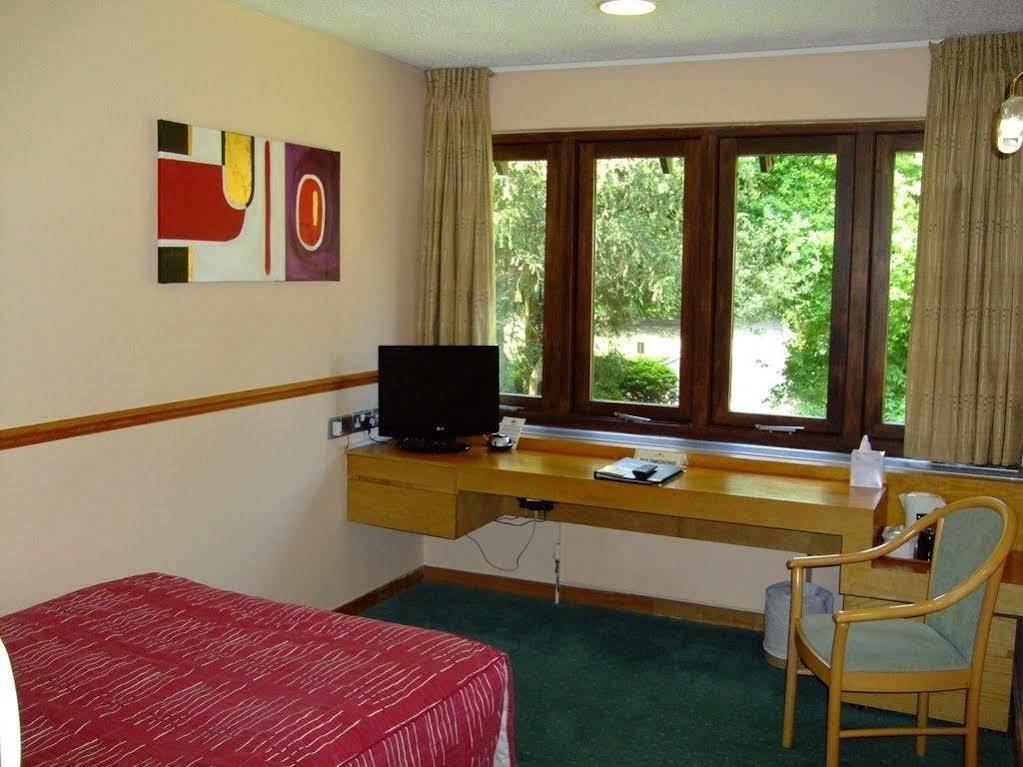 לינה וארוחת בוקר גרייט מיסנדן The Coach House At Missenden Abbey חדר תמונה